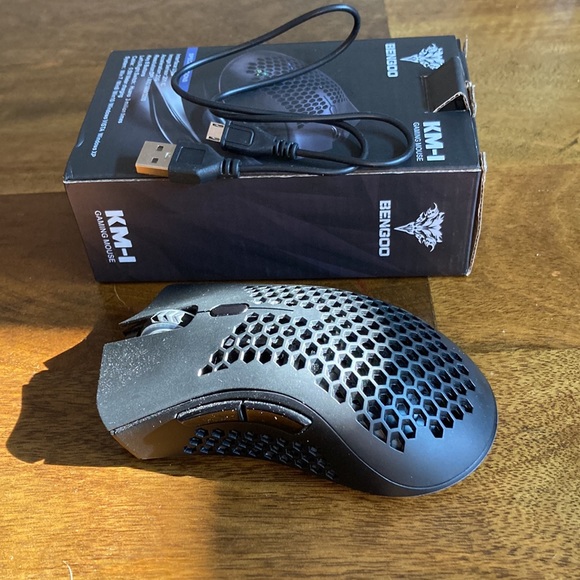BENGOO KM-1 Gaming Mouse - Picture 2 of 3